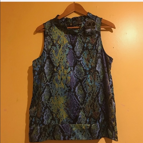 SOLD 🎈Dressy multicolor snake print top - Picture 5 of 6